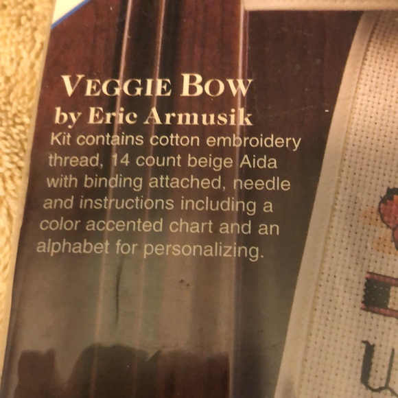 Dimensions 1998 Veggie Bow by Eric Armusik Counted Cross Stitch 17” L Door Bow - Picture 5 of 7